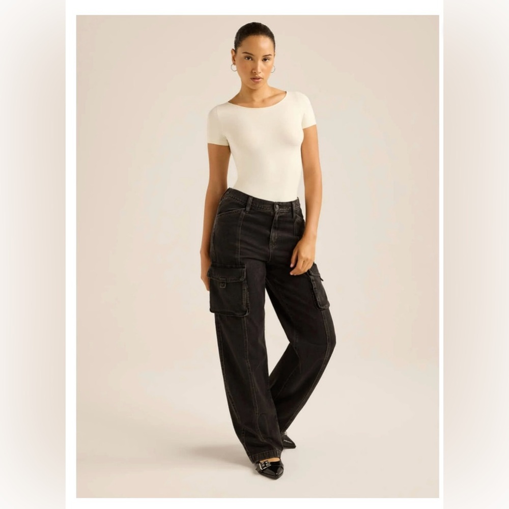Low Slung Wide Leg Cargo Jeans Size 6